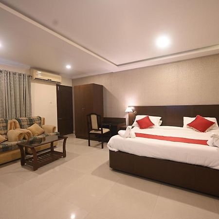Hotel Bhagavath Gardens Chengannur Экстерьер фото