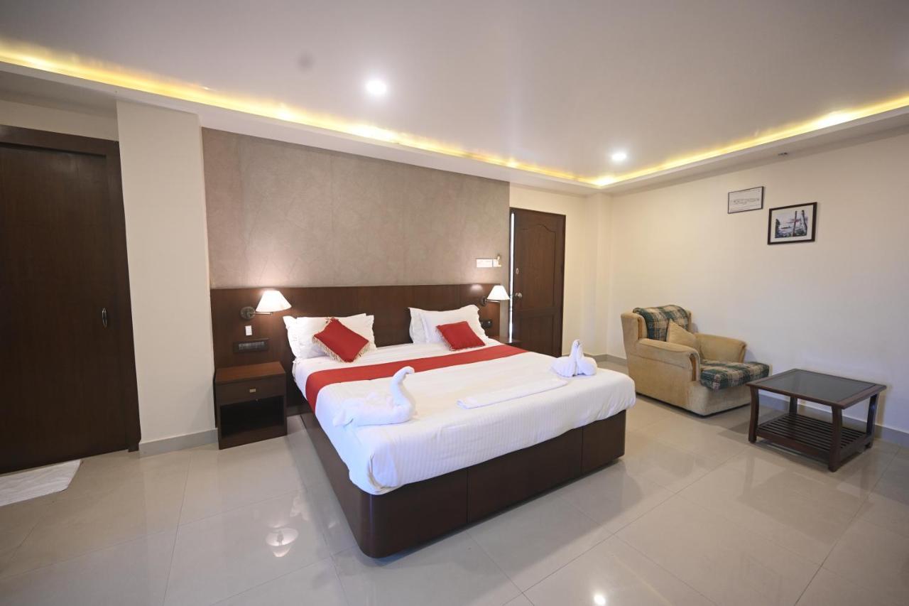 Hotel Bhagavath Gardens Chengannur Экстерьер фото