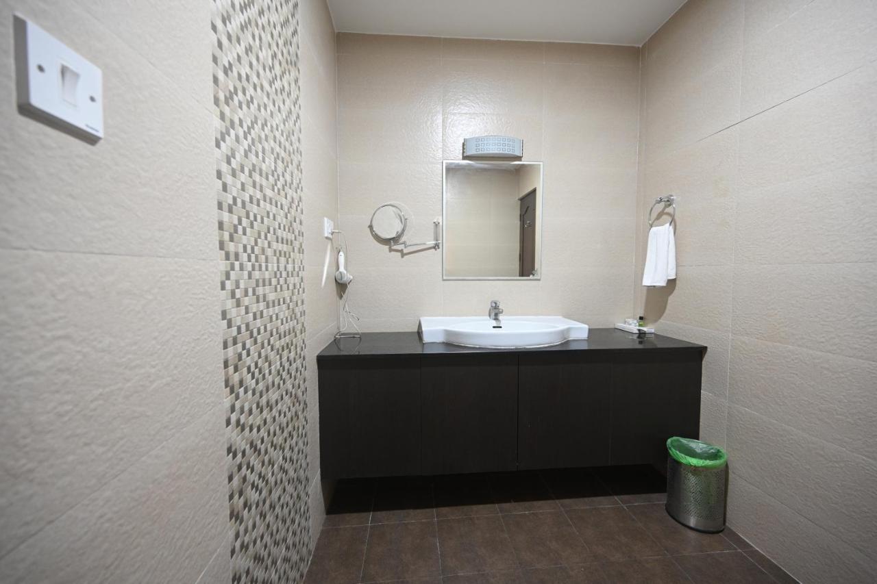 Hotel Bhagavath Gardens Chengannur Экстерьер фото